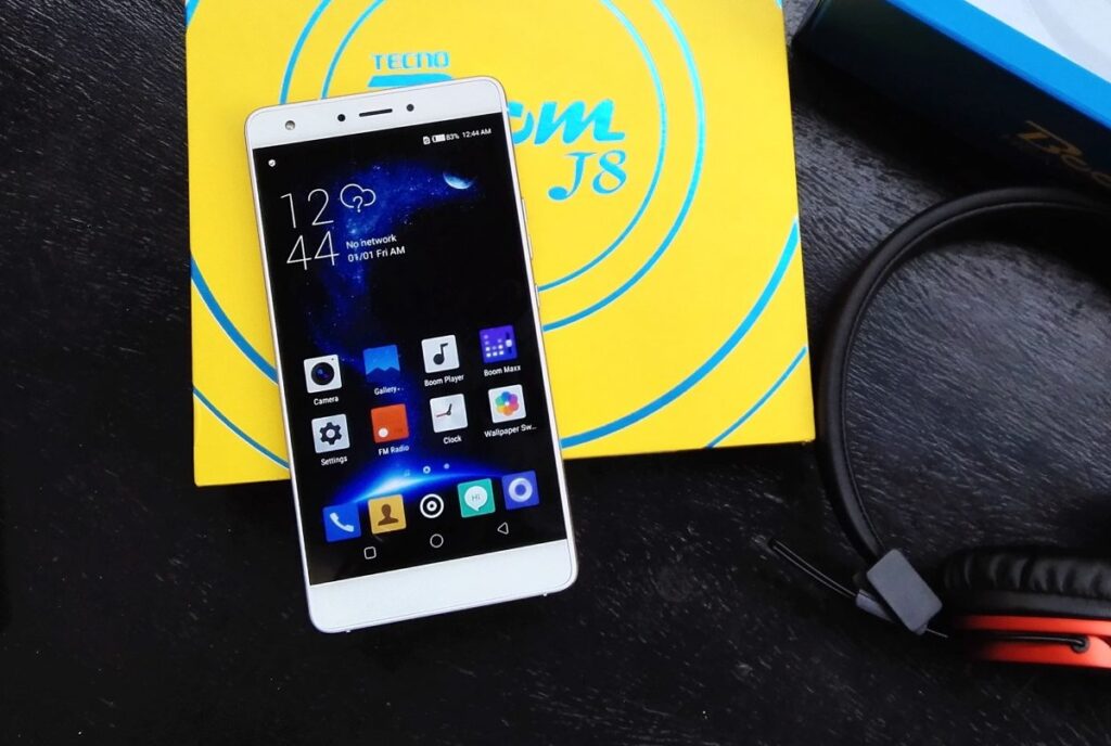 tecno boom j8 display