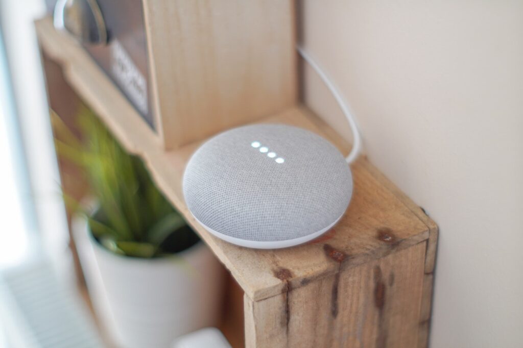 gadget-google-assistant-google-home